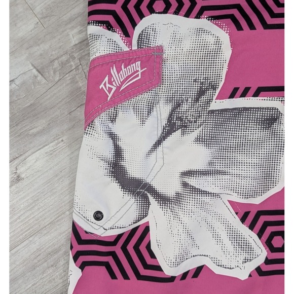 Billabong Board Shorts Size‎ 34 Pink White Floral Print With Comb In Pocket - Picture 2 of 9